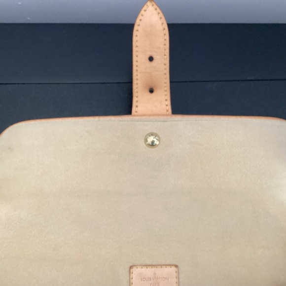 Louis Vuitton Hudson   Extremely Clean - Picture 9 of 9